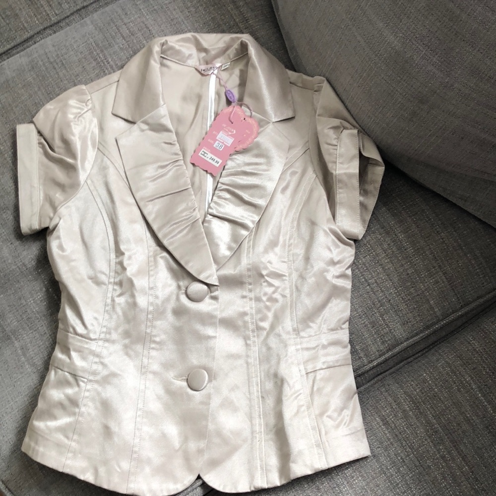 Ladies top size 38 (Europe)